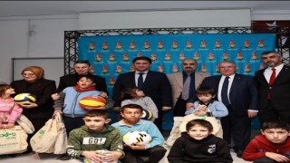 Başkan Mahçiçek’ten 500 ortaokul öğrencisine bot ve mont hediyesi