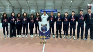 SANKO Okulları Öğrencileri Tenis Yarışmasında İl Birincisi Oldu