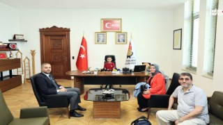 Başkan Hanifi Toptaş, 23 Nisan'da Koltuğunu Küçük Azra’ya Devretti!