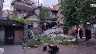 Kahramanmaraş'ta Ağır Hasarlı Metruk Bina Çöktü!