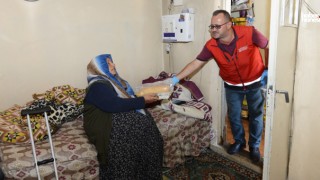Kahramanmaraş Büyükşehir Belediyesi'nden 65 Yaş Üstü Vatandaşlara Sıcak Yemek Hizmeti