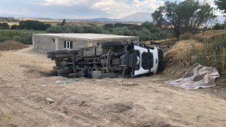 Kahramanmaraş Afşin'de Hafriyat Kamyonu Devrildi: Sürücü Yaralı
