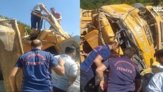 Kahramanmaraş Andırın Yolunda Trafik Kazası: Sürücü Araç İçinde Sıkıştı