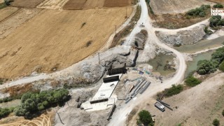 Kahramanmaraş Büyükşehir Andırın'da Mahallelerin Yol İhtiyaçlarını Karşılıyor!
