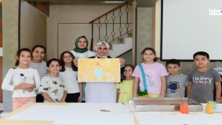 Kahramanmaraş Büyükşehir’in Ebru Atölyesine Miniklerden Yoğun İlgi