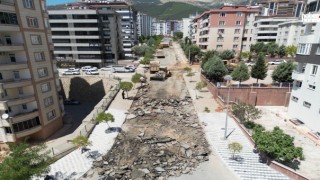 Onikişubat Belediyesi, Haydarbey ve Oruç Reis Mahallelerinde Büyük Asfalt Seferberliği Başlattı
