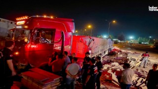 Kahramanmaraş'ta Tır Kazası: Mermer Atölyesine Çarpan Tırın Sürücüsü Yaralandı