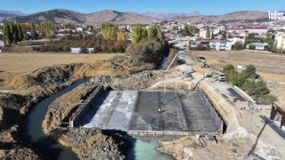 Kahramanmaraş Büyükşehir, Göksun Çayı Üzerine Yeni Köprü İnşa Ediyor!