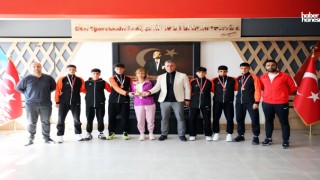 Adil Sani Konukoğlu Spor Lisesi Atletizm Takımı Türkiye Üçüncüsü Oldu!