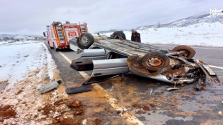 Kahramanmaraş’ta Kaza! Buzlu Yolda Kontrolden Çıkan Araç Takla Attı