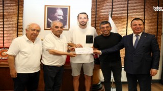 Aykut Çift, İstiklalspor’un Gol Kralı Oldu; Mustafa Narlı’dan Özel Ödül!