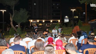 Eli Türkoğlu Onikişubat’ta Gönülleri Fethetti: Mini Konserle Halk Coştu