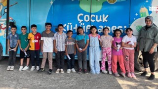 Kahramanmaraş Büyükşehir’in Kütüphane Otobüsü Umudu Kırsala Taşıdı