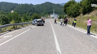 Kahramanmaraş’ta Otomobil Bariyere Çarptı: Küçük Çocuk Hastaneye Kaldırıldı