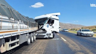 Kahramanmaraş’ta Tır Tıra Çarptı! Sürücü Yaralı Olarak Kurtarıldı