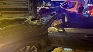 Kahramanmaraş-Gaziantep Yolunda Otomobil Tıra Çarptı