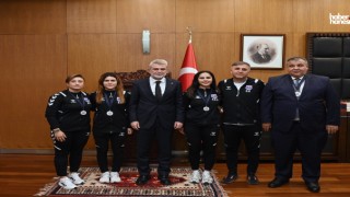 Başkan Görgel, Avrupa’ya Damga Vuran Büyükşehir’in Kadın Goalball Takımını Ağırladı