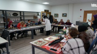 Kadınlar Kahramanmaraş Büyükşehir’in Atölyelerinde Sanatla Hayata Dokunuyor