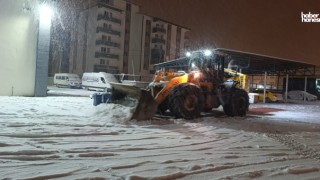 Kahramanmaraş Büyükşehir’den Karla Mücadelede Gece Mesaisi