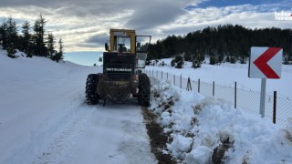 Kahramanmaraş Büyükşehir’den Kırsalda Kar Mesaisi: Yollar Açık Tutuluyor