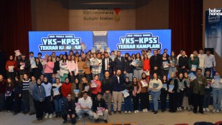 Kahramanmaraş Büyükşehir’in YKS Kampında Türkçe’nin Şifreleri Paylaşıldı