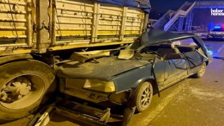 Kahramanmaraş'ta Otomobil Park Halindeki Tıra Saplandı!