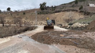 Kahramanmaraş Büyükşehir, Sağanak Yağışların Vurduğu Kırsal Mahalle Yollarında da Görev Başında