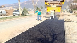 Kahramanmaraş'ta Mahalle Mahalle Onarım: Yollar Sıcak Asfaltla Yenileniyor