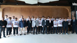 Başkan Toptaş, Efeler Ligi’ne yükselen Onikişubat Belediye Spor ile şampiyonluk yemeğinde buluştu