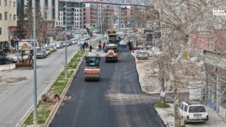 Kahramanmaraş Büyükşehir, Dulkadiroğlu’nda Asfalt Mesaisini Sürdürüyor
