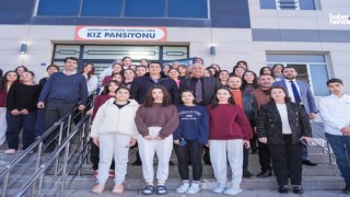 Umut Yılmaz Hayrullah Gölbaşı Anadolu Lisesi’nde Öğrencilerle İftar Yaptı