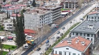 Kahramanmaraş Büyükşehir, Kuddusi Baba Bulvarı’nda Asfalt Çalışmasını Sürdürüyor