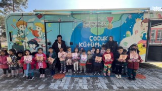 Kahramanmaraş Büyükşehir’in Mobil Kütüphanesi Mart’ta Yüzlerce Çocuğa Ulaştı