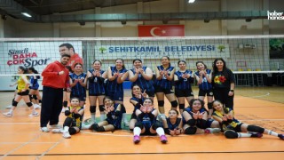 Şehitkamil’de 23 Nisan Voleybol Turnuvası Nefes Kesti