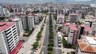 Kahramanmaraş Büyükşehir, Ahır Dağı Caddesi’nde Asfalt Mesaisini Sürdürüyor