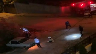 Kahramanmaraş’ta Alev Alan Otomobilde Sürücünün Eli Kaputa Sıkıştı!