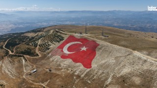 Dünyanın en büyük Türk Bayrağı, yeniden ilk günkü görkemine kavuştu